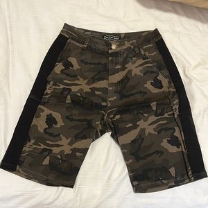 ❌SOLD❌American Bazi Knee Length Women’s Army Shorts